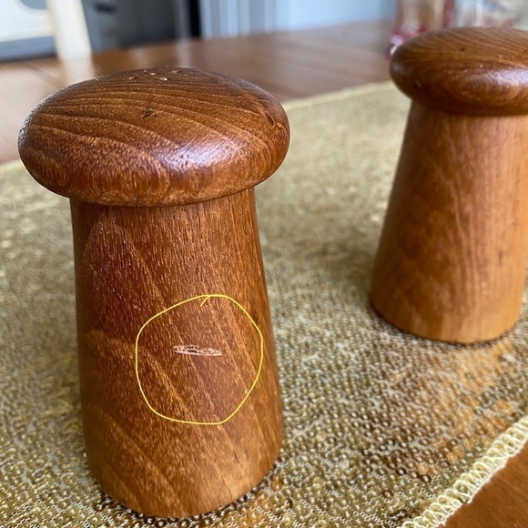 Mushroom Teak Salt N Pepper Shakers Mid Century Modern 1960’s - Picture 8 of 8